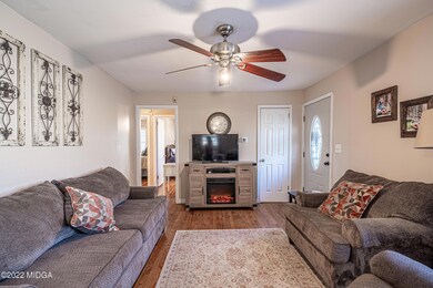 327 Haddock Dr--7