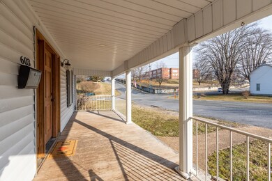 603 3rd St, Shenandoah, VA 22849 - photo 3