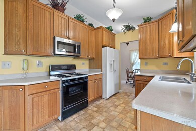 1184 Holly Ln, Algonquin, IL 60102 - photo 7