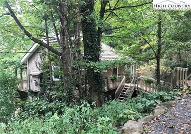 189 / 187 Caseys Gap Rd, Banner Elk, NC 28604 - photo 3