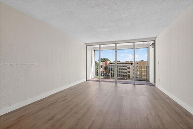 9210 Fontainebleau Blvd unit 505, Miami, FL 33172 - photo 6