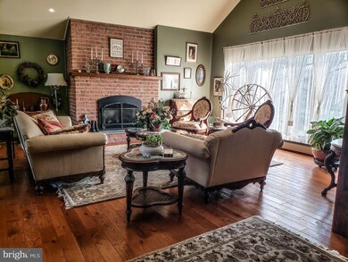 456 Lindman Dr, Chambersburg, PA 17202 - photo 4