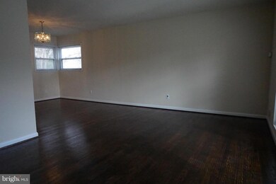 6016 Mustang Dr, Riverdale, MD 20737 - photo 5