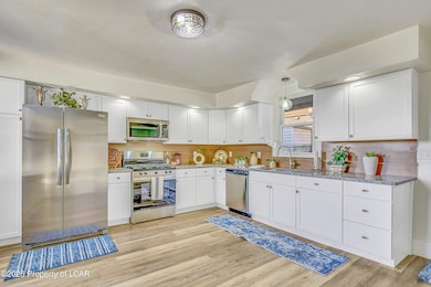 25 W Shawnee Ave, Plymouth, PA 18651 - photo 2