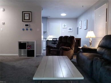 254 Hurdle Dr unit B, Chesapeake, VA 23322 - photo 5