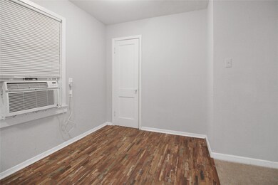 8029 Detroit St unit 10, Houston, TX 77017 - photo 4