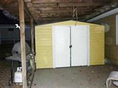 2869 Washington St, Davenport, IA 52804 - photo 5