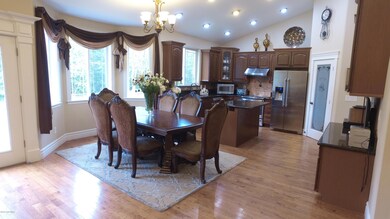 Diningrm (3)