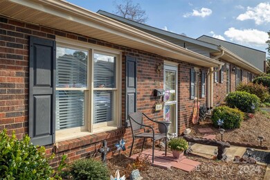 1419 19th Ave NE unit B7, Hickory, NC 28601 - photo 2