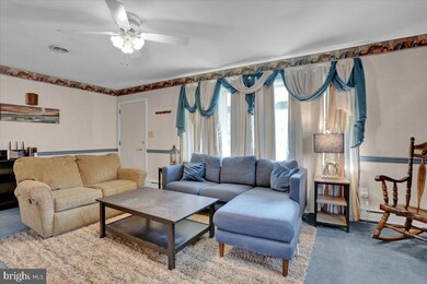 1439 Butter Ln, Reading, PA 19606 - photo 5