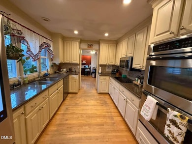 314 Willowood Dr, Henderson, NC 27536 - photo 7