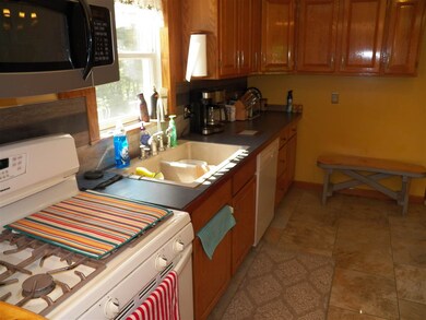 375 Deerfield Rd, Allenstown, NH 03275 - photo 7