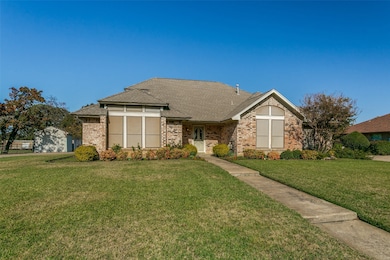 7301 Londonderry Dr, North Richland Hills, TX 76182 - photo 3