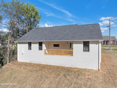 90 Derek Dr, Lexington, TN 38351 - photo 5