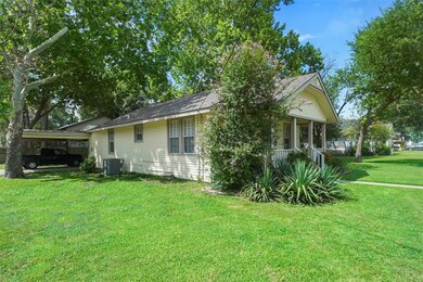 701 Clarence St, Tomball, TX 77375 - photo 3