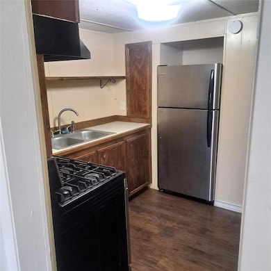 397 Lacy Dr unit B, Elgin, TX 78621 - photo 3