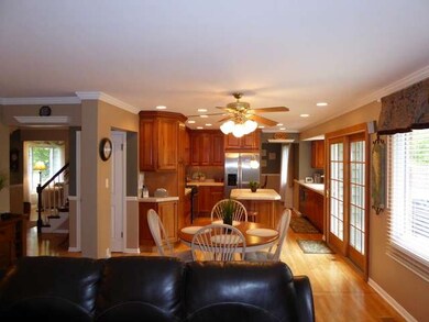 458 Farnham Ln, Wheaton, IL 60189 - photo 5