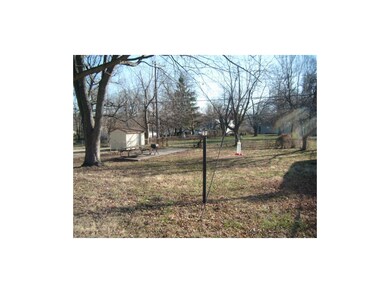 Huge Fenced Back Yard
