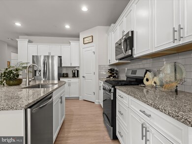 1140 Fitzhugh Dr, Glen Burnie, MD 21060 - photo 7