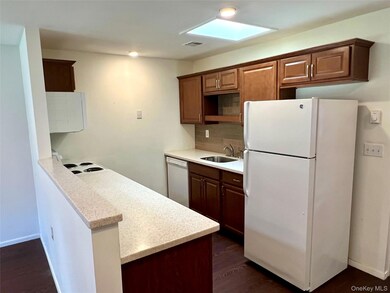 171 Ventry Ct unit 171B, Ridge, NY 11961 - photo 6