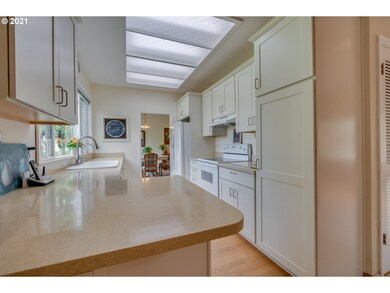 2455 SW Gregory Dr, West Linn, OR 97068 - photo 7