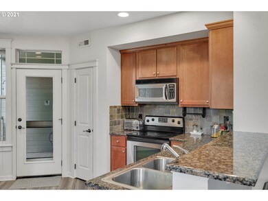 3195 Summerlinn Dr unit 35, West Linn, OR 97068 - photo 7
