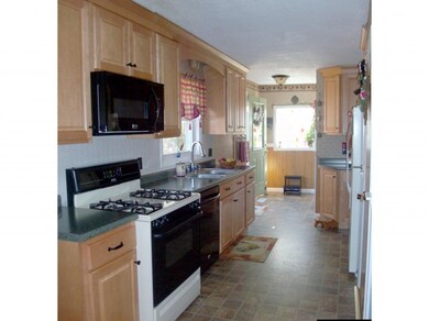 319 E Washington Rd, Hillsborough, NH 03244 - photo 6