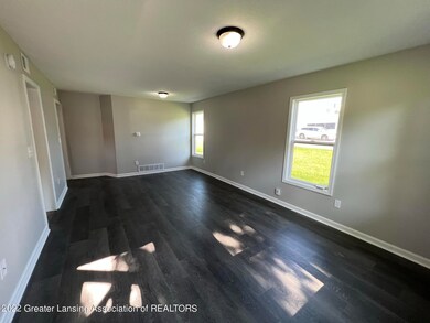 3416 Burchfield Dr, Lansing, MI 48910 - photo 3