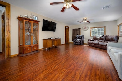 11820 E Farmer Rd, Stringtown, OK 74569 - photo 5