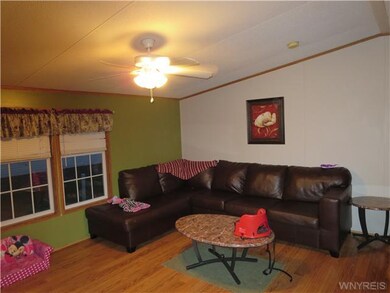Living Room Good size living Room