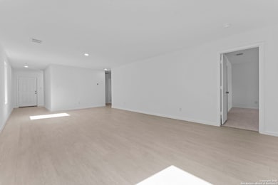 2206 Collins Aly, Converse, TX 78109 - photo 7