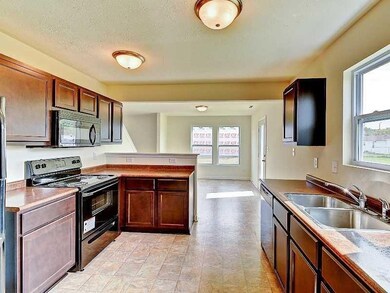 714 W 14th St, Greensburg, IN 47240 - photo 2