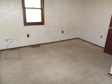 908 Ferry St, Niles, MI 49120 - photo 3