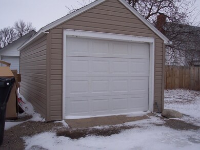 single detached garage<|><|>
