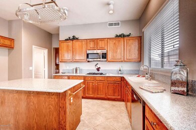 4714 E Robin Ln Phoenix AZ-large-008-Kit