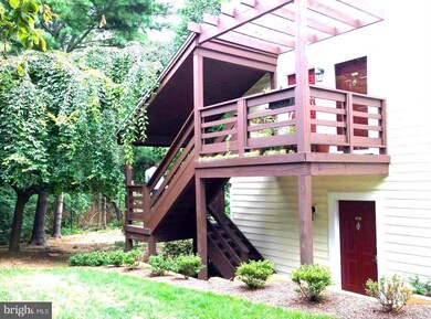 9927 Oakton Terrace Rd unit 9927, Oakton, VA 22124 - photo 3