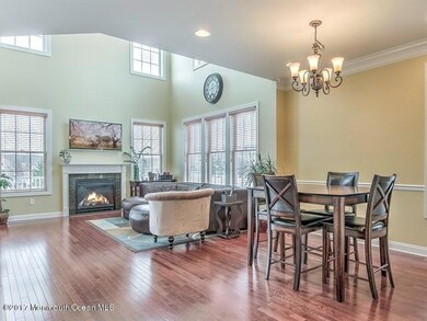 DINING & LIVING ROOM