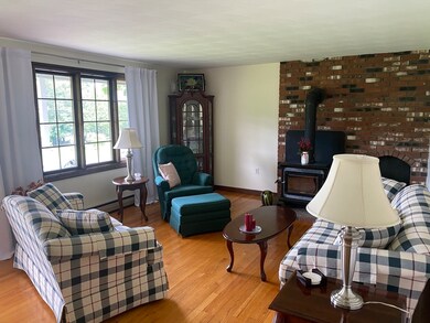 4 Frallo Dr, Hadley, MA 01035 - photo 5