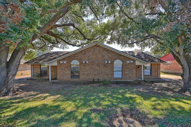 600 E Stone St unit B, Brenham, TX 77833 - photo 5