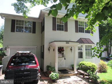 10111 Schoolhouse Woods Ct, Burke, VA 22015 - photo 2