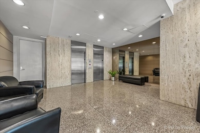 Hemingway House unit 201, Chicago, IL 60614 - photo 4