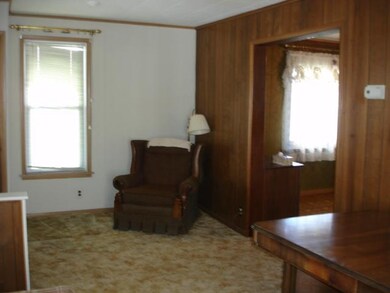 Living Room iving Room Opem to Formal dining Room
