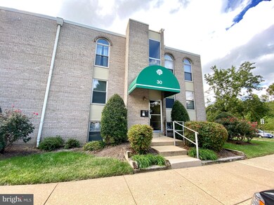 30 Canterbury Square unit 101, Alexandria, VA 22304 - photo 2