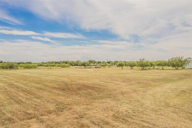 1230 Boone St, Cleburne, TX 76031 - photo 4