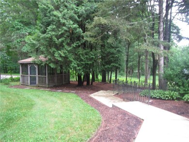 61 Smith Ave, Greenville, RI 02828 - photo 4