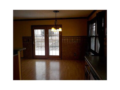 Eat-in Kitchen.