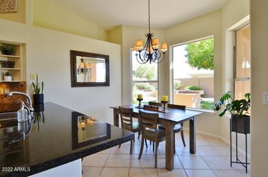 Light & Bright Breakfast Room