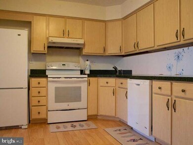 355 New Market Ct unit B335, Chesterbrook, PA 19087 - photo 4