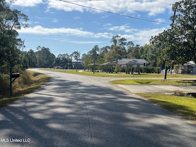 610 Royal Oak Blvd, Pass Christian, MS 39571 - photo 2