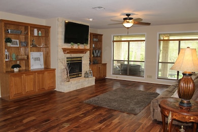 120 Tanglewood Dr, Fredericksburg, TX 78624 - photo 2